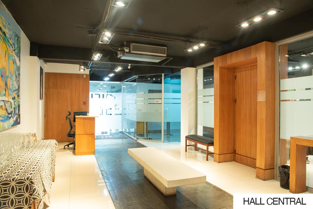 Hall-central-3
